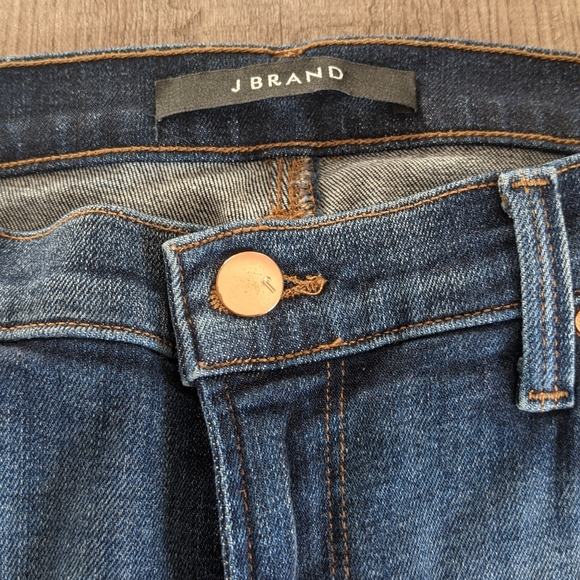 J Brand Capri distressed jeans - Picture 2 of 3